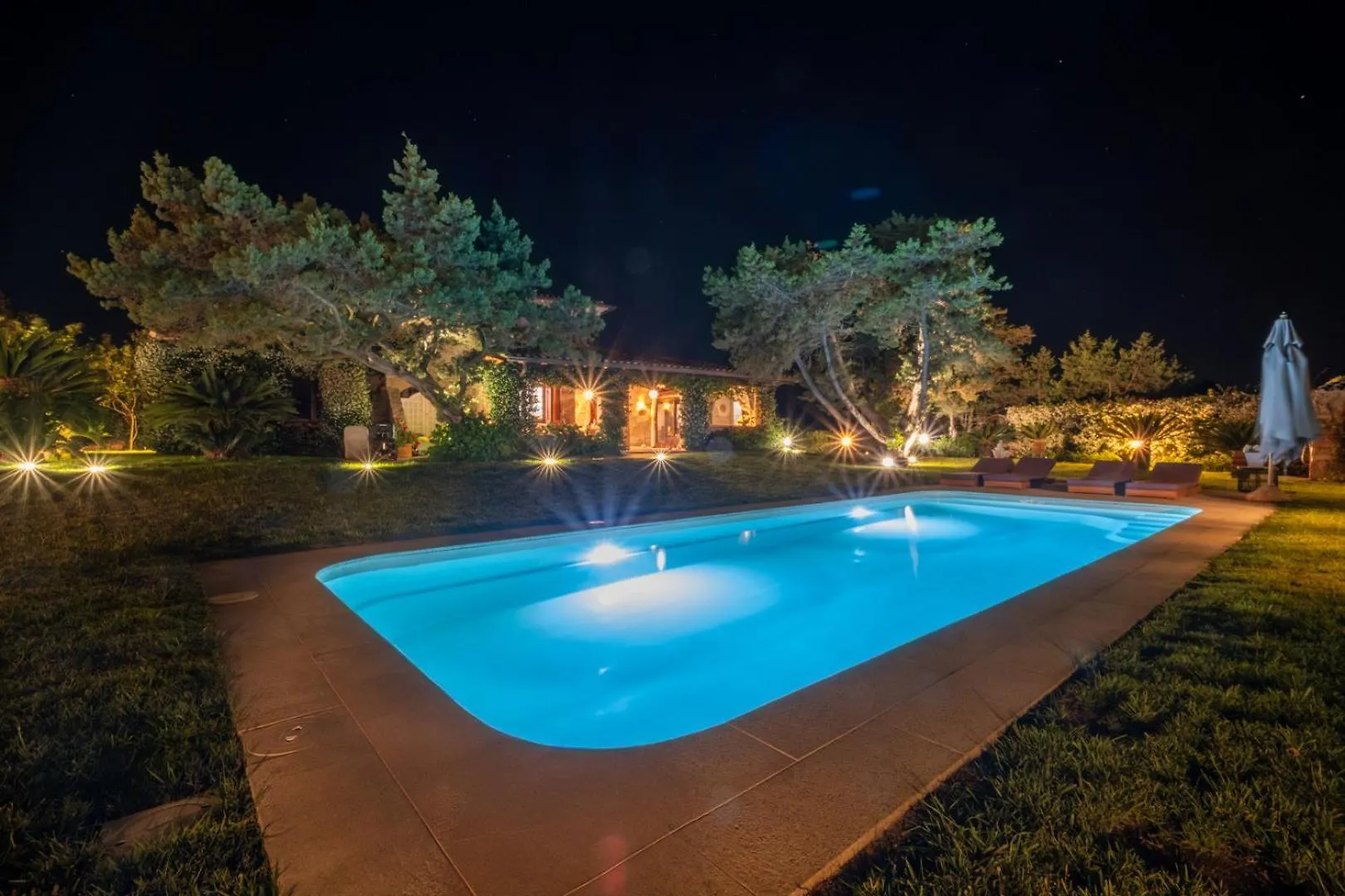 Contacten van Luxury Villa Porto Rotondo With Private Pool By Varental